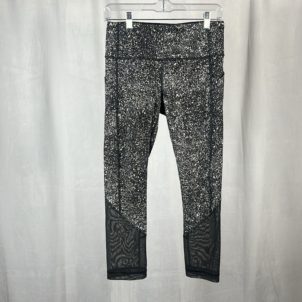 Lululemon Pace Rival Crop (Marathon) in Splatter White Black / Black. - Picture 4 of 12